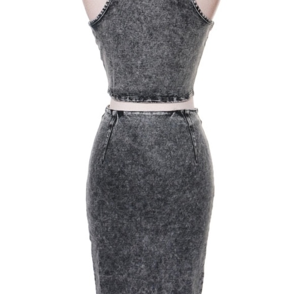 Set - Picture 2 of 3